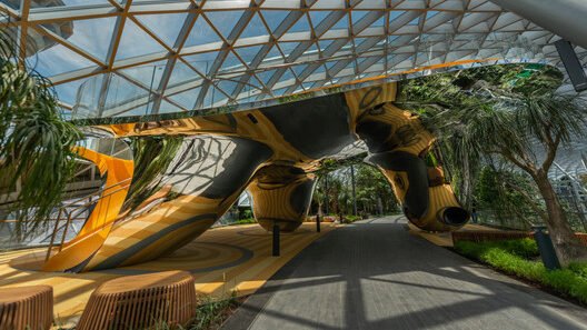 El aeropuerto de Changi de Singapur vuelve a la cima proclamándose como mejor aeropuerto del mundo 2023 8 Discovery Slides at Canopy Park edited