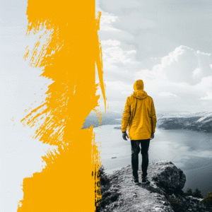 Una imagen minimalista que muestra el proceso de limpieza de imágenes. La mitad izquierda tiene una capa de color amarillo fluorescente con un efecto de borrado que revela una persona en un paisaje natural en la mitad derecha. La persona viste una chaqueta amarilla y se encuentra en una montaña con un lago y montañas en el fondo.